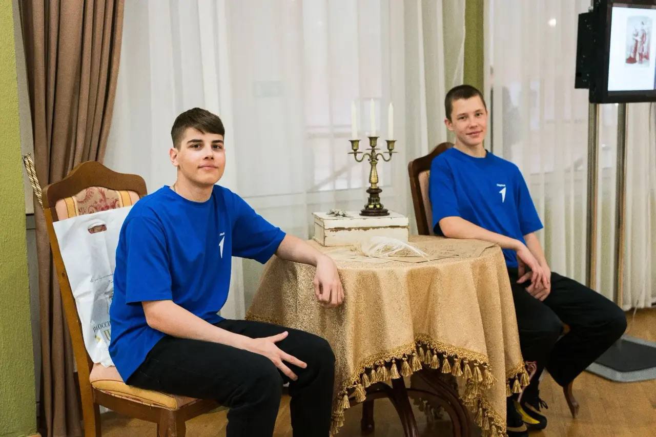 В Ханты-Мансийске представили семейные портреты великого поэта В Ханты-Мансийске представили семейные портреты великого поэта