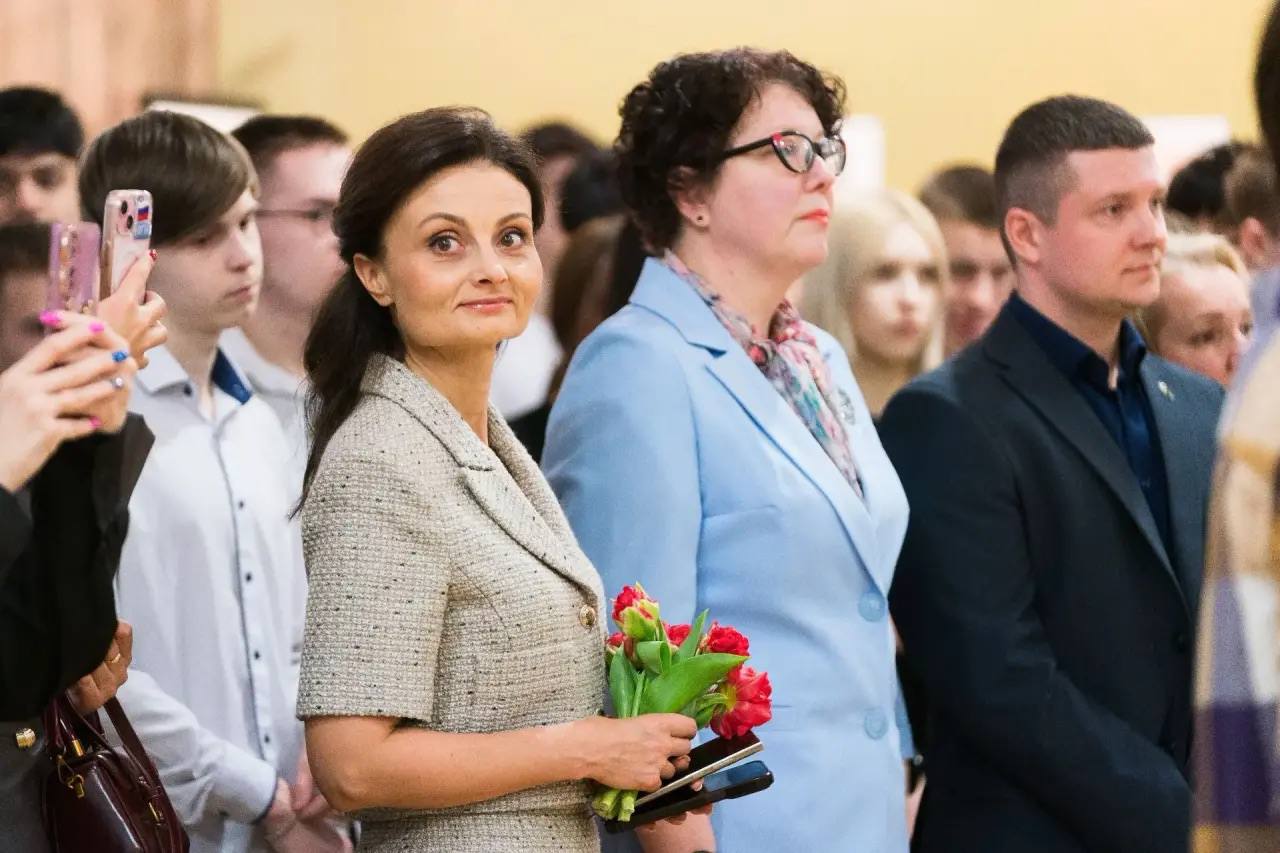 В Ханты-Мансийске представили семейные портреты великого поэта В Ханты-Мансийске представили семейные портреты великого поэта