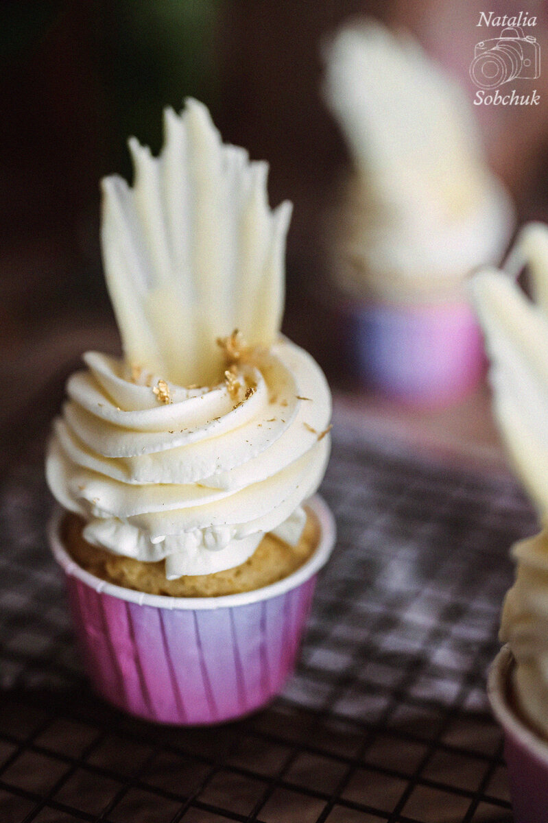 Кексы на сгущенке с черникой: секреты нежного лакомства