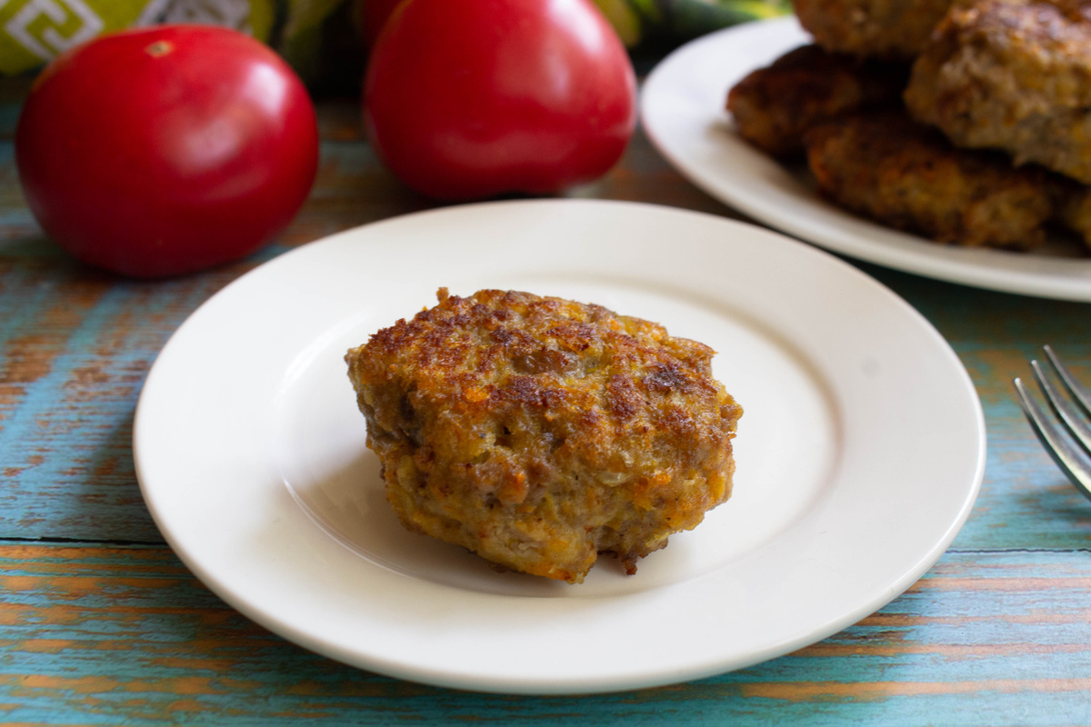 Сочные котлеты с брынзой и морковью