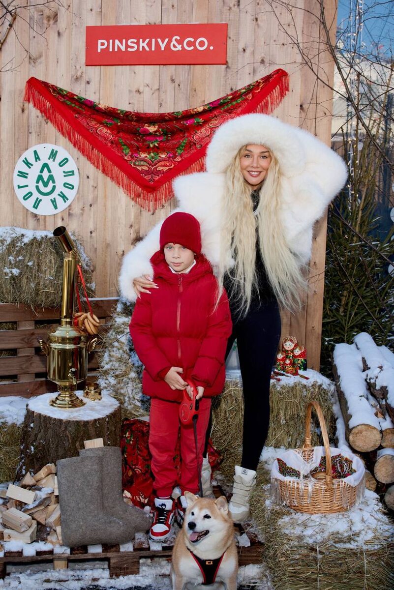 Как звезды выбрали масленицу: Анна Седокова, Тимур Родригез и Митя Фомин на празднике