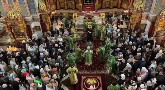 В праздник Входа Господня в Иерусалим митрополит Павел совершил Литургию в Воскресенском кафедральном соборе г. Ханты-Мансийска