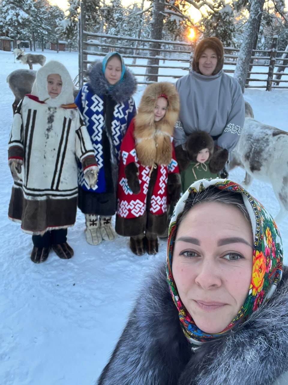 Туристы со всей России посещают стойбище Сопочиных в Югре Туристы со всей России посещают стойбище Сопочиных в Югре