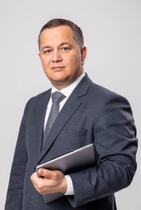 Сегодня день рождения отмечает депутат Думы ХМАО-Югры Ринат Айсин