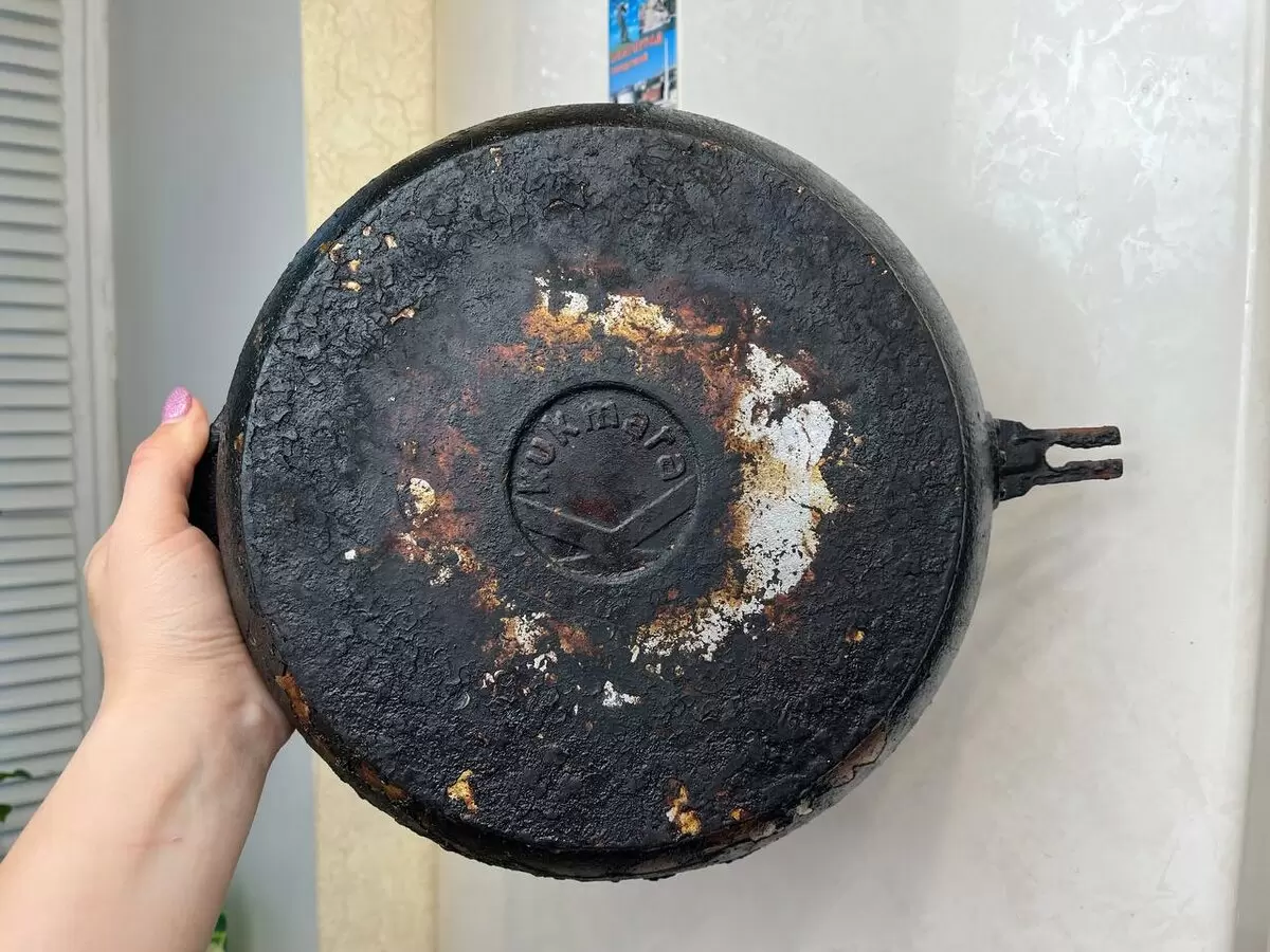 Эффективный способ очистки старой сковородки без химии
