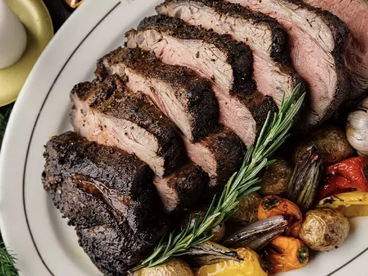 Как организовать новогодний праздник без стресса: советы шеф-поваров