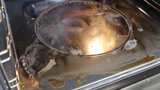 Как легко и быстро отмыть духовку: секреты домашних хозяйств