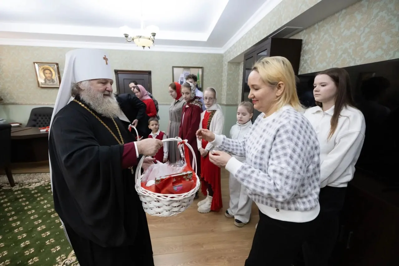 Митрополит Павел поздравил многодетные семьи Сургута с Пасхой Господней Митрополит Павел поздравил многодетные семьи Сургута с Пасхой Господней