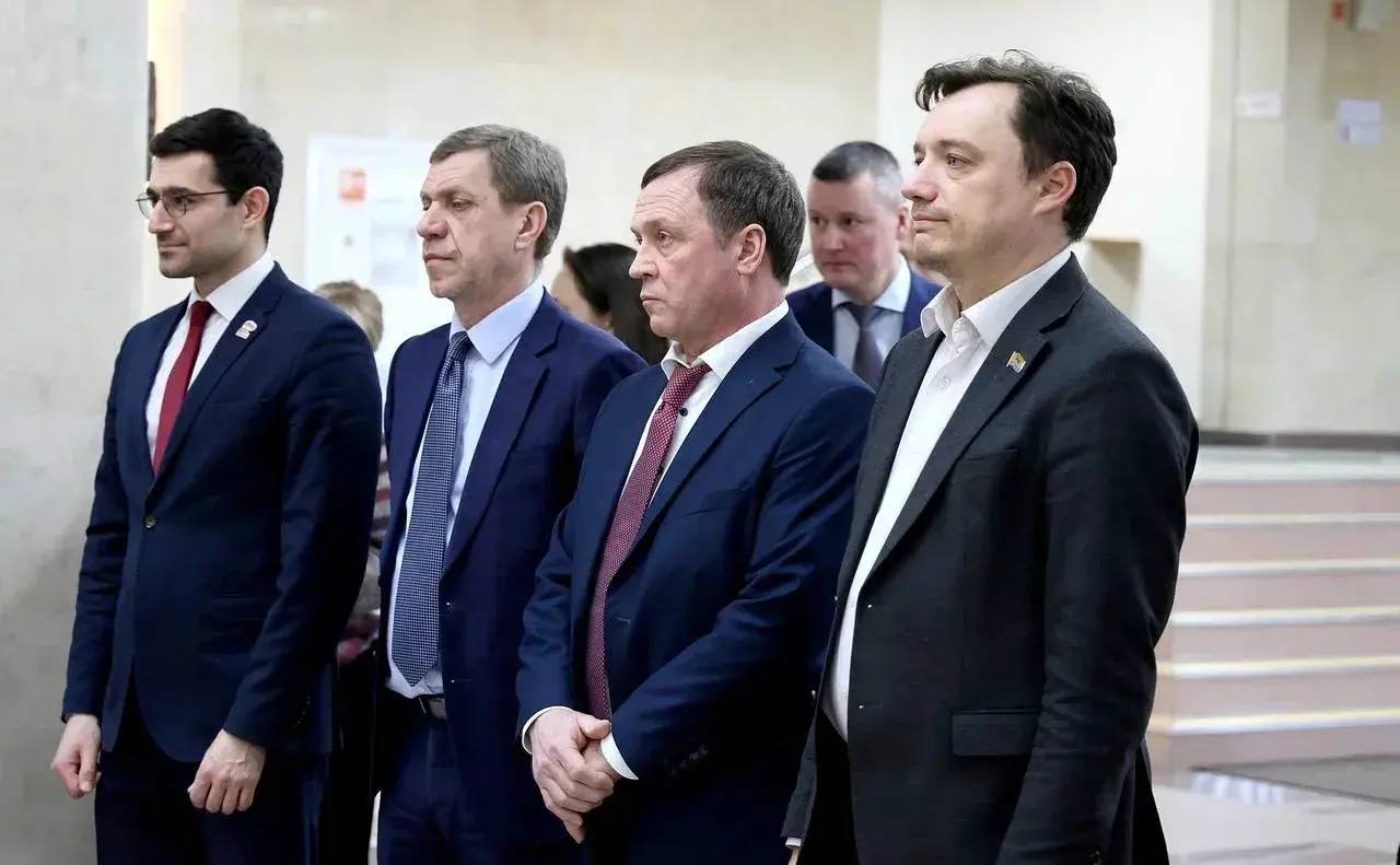 В Сургуте стартовала ежегодная Всероссийская благотворительная акция «Красная гвоздика» В Сургуте стартовала ежегодная Всероссийская благотворительная акция «Красная гвоздика»