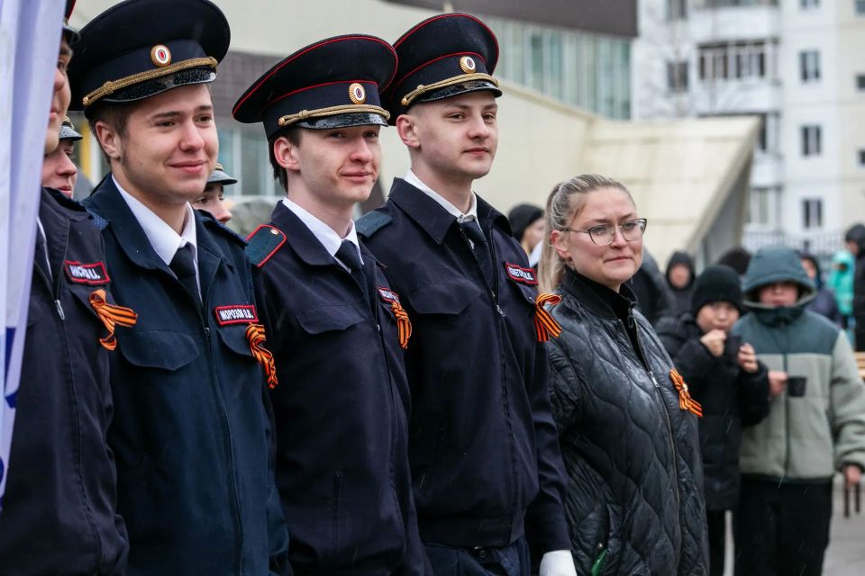 «Кто, если не мы»: в Сургуте прошёл единый день патриотического воспитания, приуроченный к 81-й годовщине Победы «Кто, если не мы»: в Сургуте прошёл единый день патриотического воспитания, приуроченный к 81-й годовщине Победы