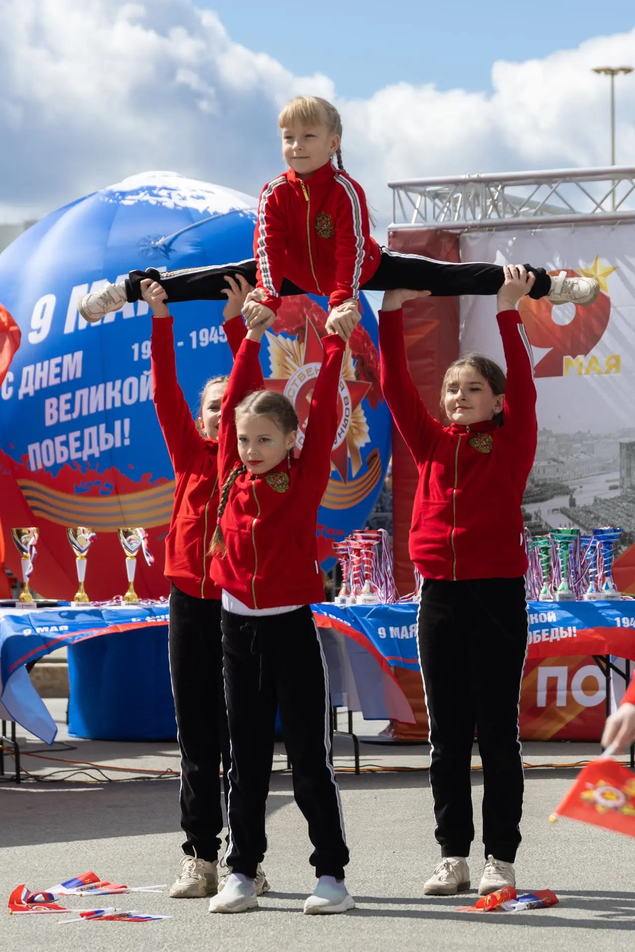Более 500 человек вышли на забег в рамках легкоатлетической эстафеты, посвящённой 81-й годовщине Великой Победы Более 500 человек вышли на забег в рамках легкоатлетической эстафеты, посвящённой 81-й годовщине Великой Победы