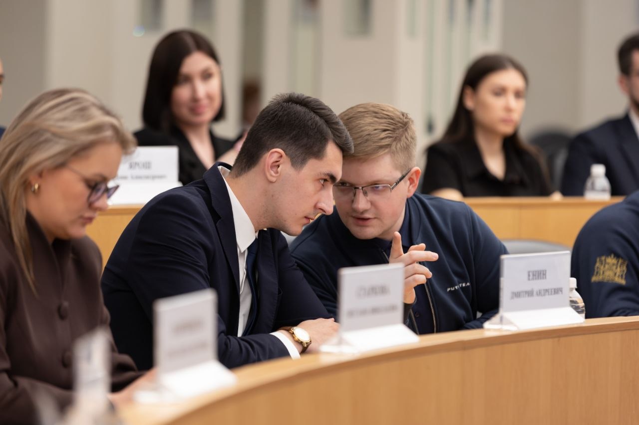 Заместитель Председателя Думы города Сургута Эмилия Трапезникова приняла участие в работе пятнадцатого заседания Молодежного парламента при Думе ХМАО-Югры, которое проходило два дня в Сургуте Заместитель Председателя Думы города Сургута Эмилия Трапезникова приняла участие в работе пятнадцатого заседания Молодежного парламента при Думе ХМАО-Югры, которое проходило два дня в Сургуте