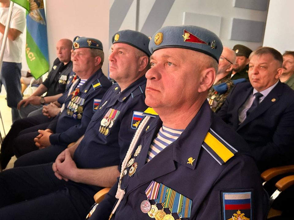 Сегодня в историческом парке «Россия – Моя история» состоялось торжественное мероприятие, посвященное десятилетию региональной общественной организации ХМАО-Югры «Ассоциация ветеранов десантных войск и войск спецназа», на... Сегодня в историческом парке «Россия – Моя история» состоялось торжественное мероприятие, посвященное десятилетию региональной общественной организации ХМАО-Югры «Ассоциация ветеранов десантных войск и войск спецназа», на...