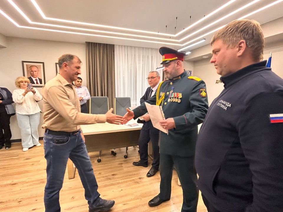 Сегодня я вместе со своим другом гвардии-сержантом, командиром медицинского взвода, ветераном СВО Алексеем Двуличанским вручил восемь медалей «За содействие СВО», которые нам передали бойцы войсковой части 34491 (г. Макеевка) Сегодня я вместе со своим другом гвардии-сержантом, командиром медицинского взвода, ветераном СВО Алексеем Двуличанским вручил восемь медалей «За содействие СВО», которые нам передали бойцы войсковой части 34491 (г. Макеевка)