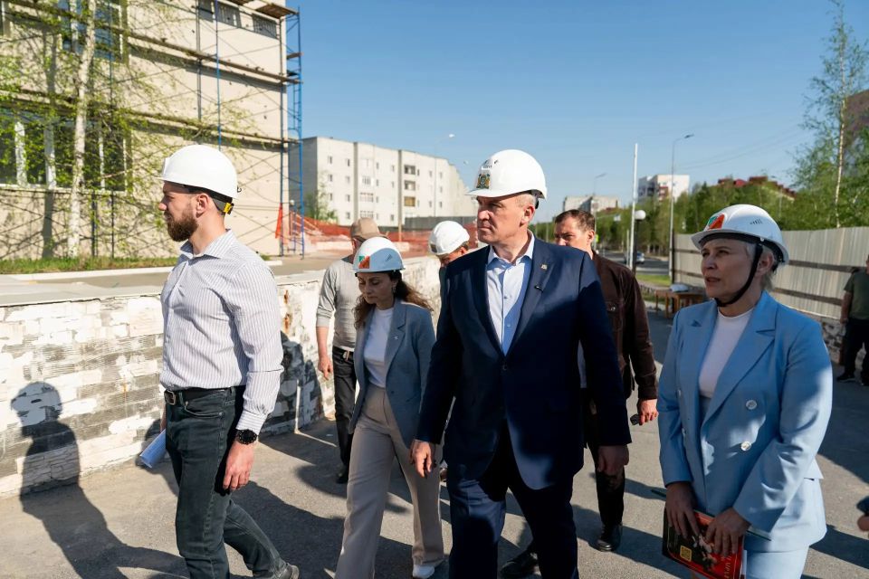 В Сургуте губернатор Югры проинспектировал ход работ на СМДТ В Сургуте губернатор Югры проинспектировал ход работ на СМДТ