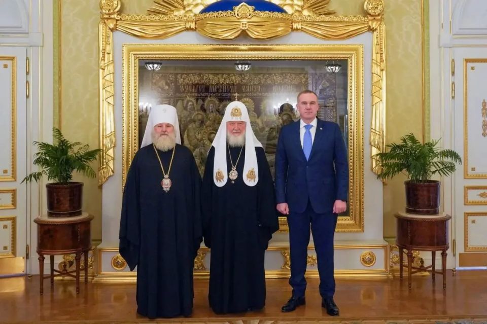 Губернатор Югры поздравил Ханты-Мансийскую епархию с 15-летием Губернатор Югры поздравил Ханты-Мансийскую епархию с 15-летием