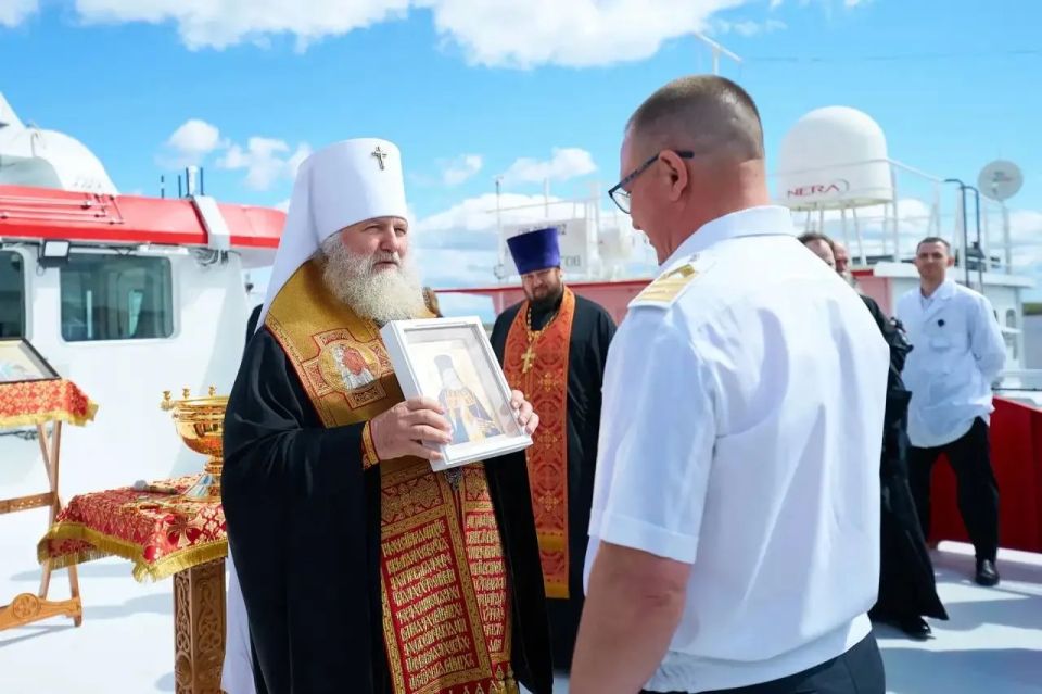 Губернатор Югры поздравил Ханты-Мансийскую епархию с 15-летием Губернатор Югры поздравил Ханты-Мансийскую епархию с 15-летием