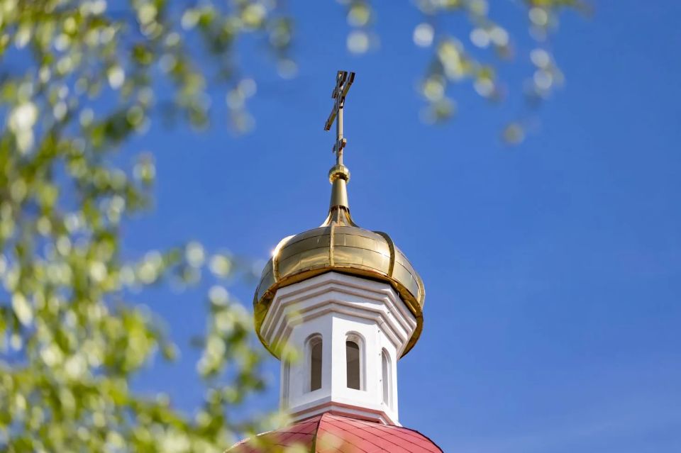 Более семи тысяч сургутян прошли Крестным ходом в честь праздника Святой Троицы Более семи тысяч сургутян прошли Крестным ходом в честь праздника Святой Троицы