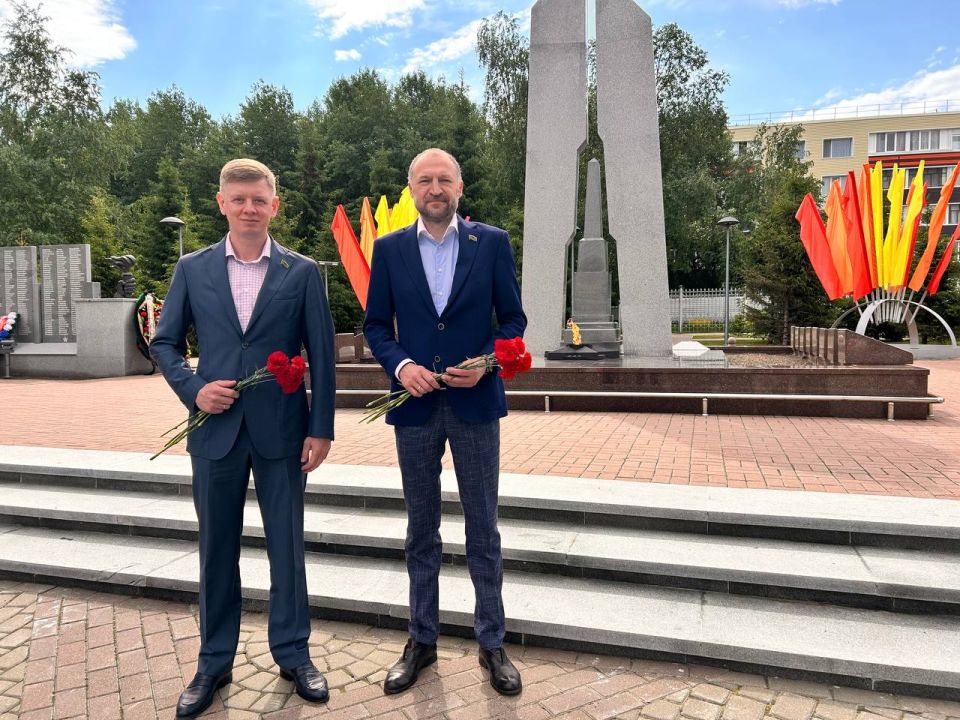 В Сургут прибыли делегации из белорусского Бреста и из Калининского района Санкт-Петербурга В Сургут прибыли делегации из белорусского Бреста и из Калининского района Санкт-Петербурга