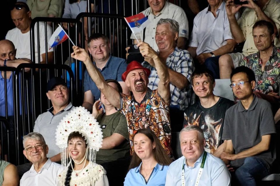 Российские бильярдисты выиграли «золото» на чемпионате мира в Сургуте Российские бильярдисты выиграли «золото» на чемпионате мира в Сургуте