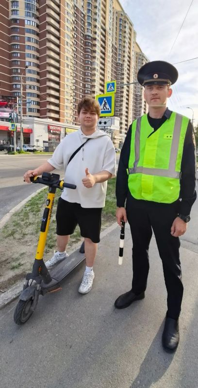 Профилактика аварийности с детьми: в крупнейшем городе округа проходят массовые пешие патрули Профилактика аварийности с детьми: в крупнейшем городе округа проходят массовые пешие патрули