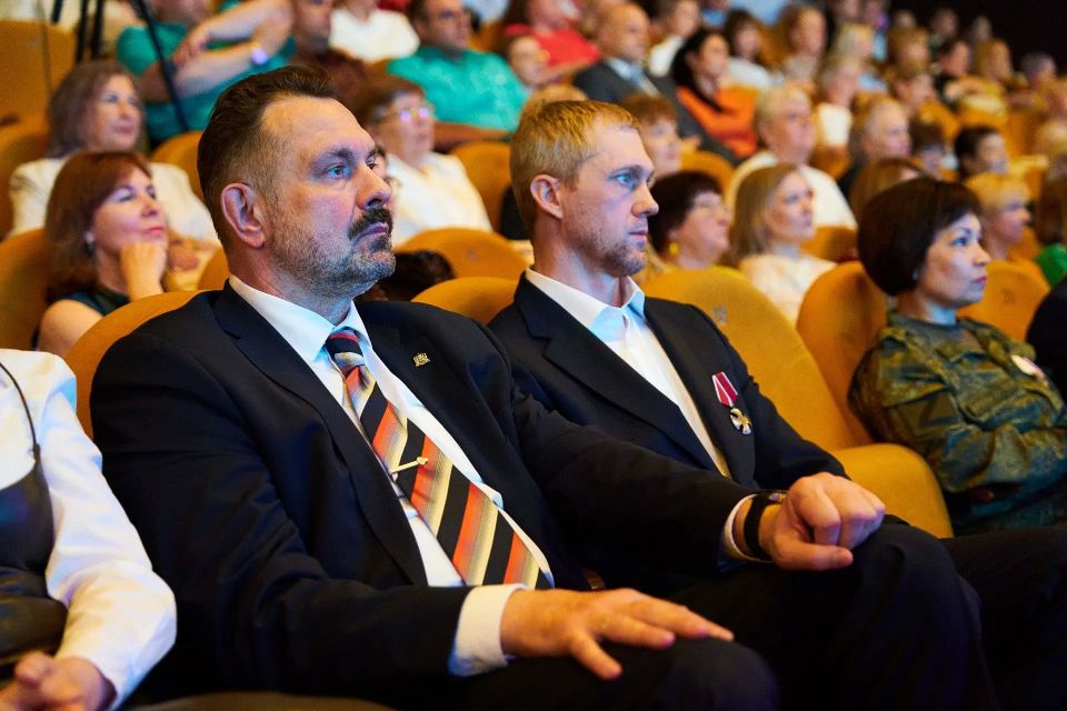 Врачи и пациенты — одна команда в борьбе за жизнь Врачи и пациенты — одна команда в борьбе за жизнь