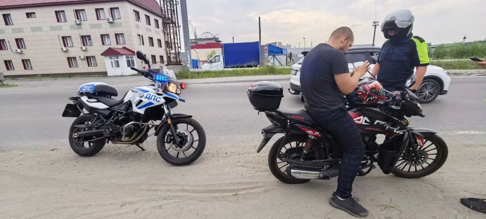 Госавтоинспекция Сургута совместно с общественностью провела профилактическое мероприятие "Мотоцикл" Госавтоинспекция Сургута совместно с общественностью провела профилактическое мероприятие "Мотоцикл"