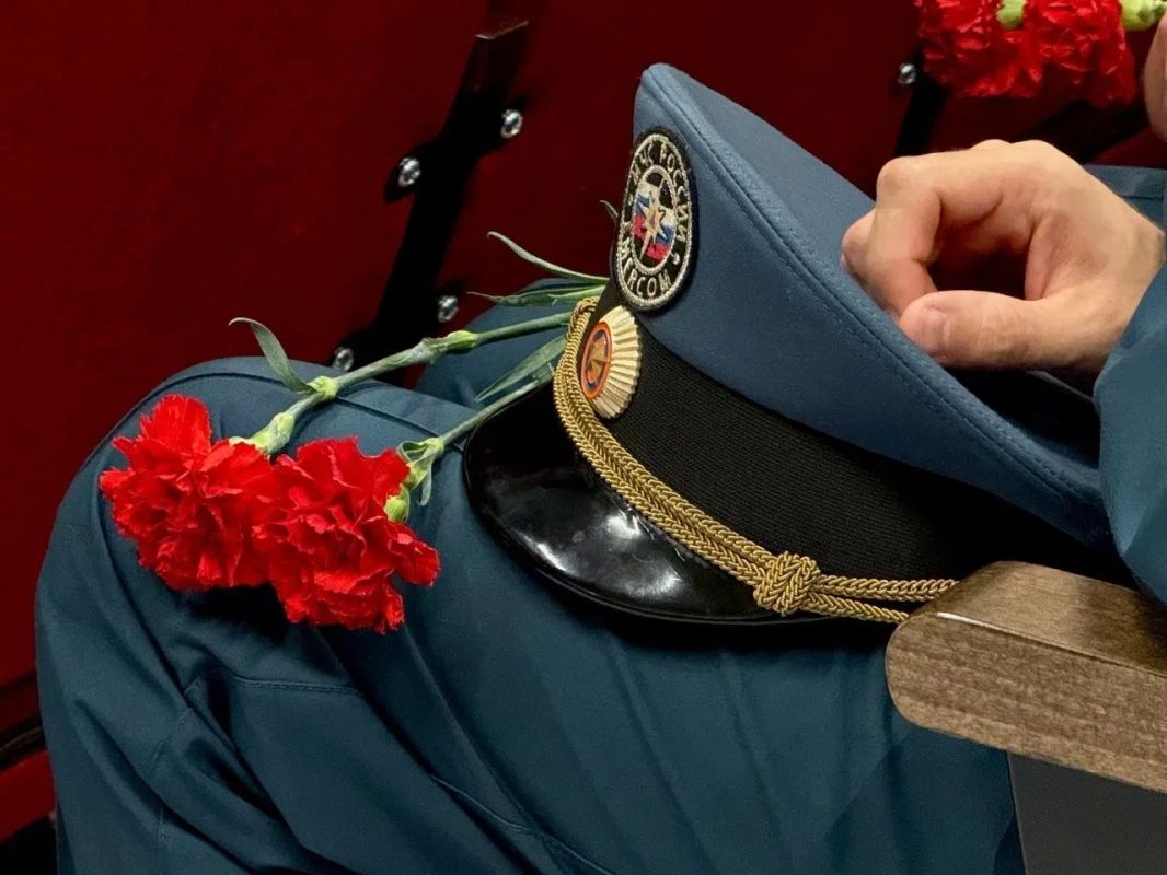 В Сургуте открыли мемориальную доску в память о погибшем бойце – Вадиме Евгеньевиче Степуре В Сургуте открыли мемориальную доску в память о погибшем бойце – Вадиме Евгеньевиче Степуре