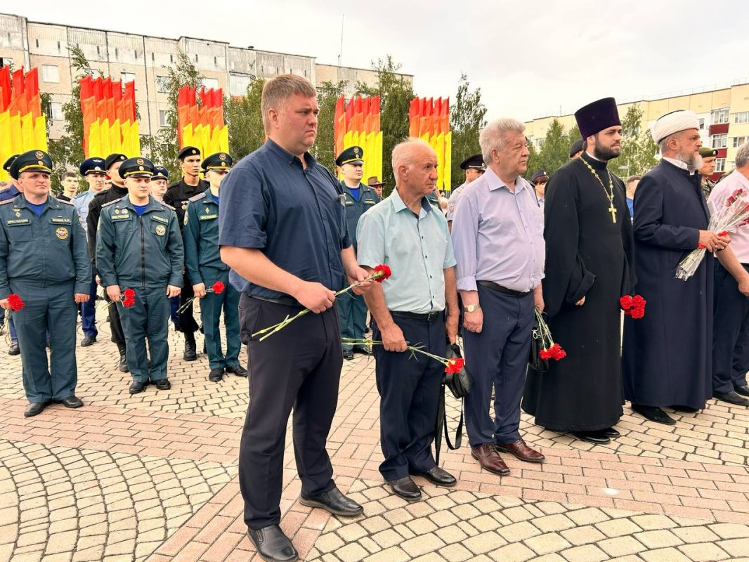Сегодня в Сургуте состоялись мероприятия, посвященные Дню скорби Сегодня в Сургуте состоялись мероприятия, посвященные Дню скорби