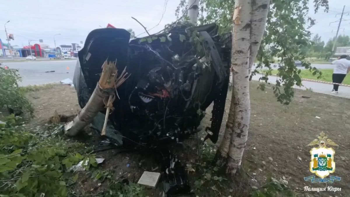Жёсткое столкновение произошло на перекрёстке в Сургуте — двое погибли, ещё двое пострадали, сообщили в местной Госавтоинспекции Жёсткое столкновение произошло на перекрёстке в Сургуте — двое погибли, ещё двое пострадали, сообщили в местной Госавтоинспекции