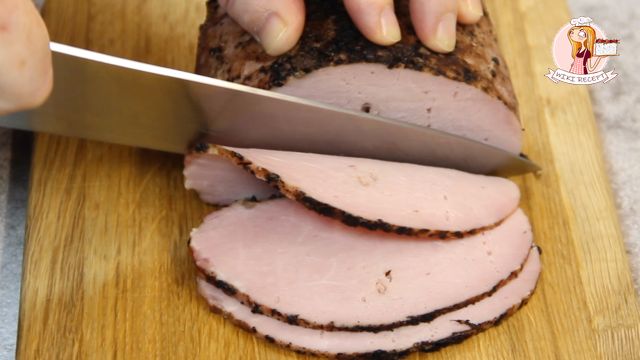 Как приготовить румяную свиную корейку: простой и вкусный рецепт