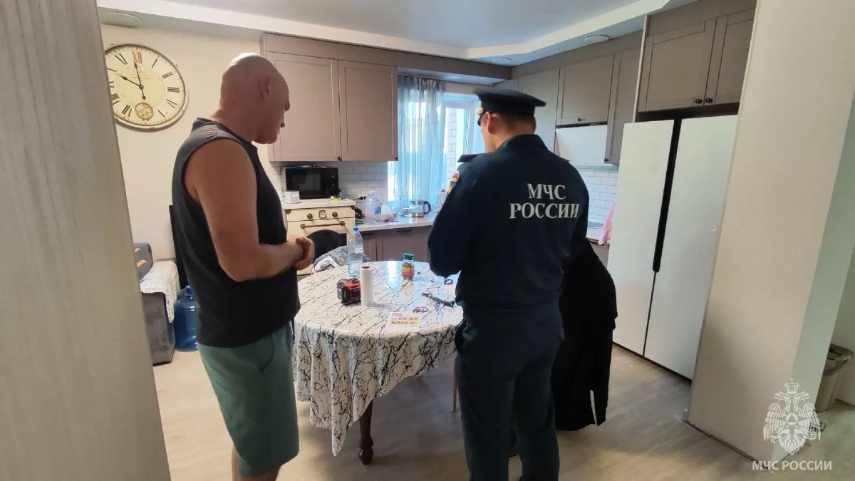 О правилах пожарной безопасности напомнили семьям в Сургуте О правилах пожарной безопасности напомнили семьям в Сургуте