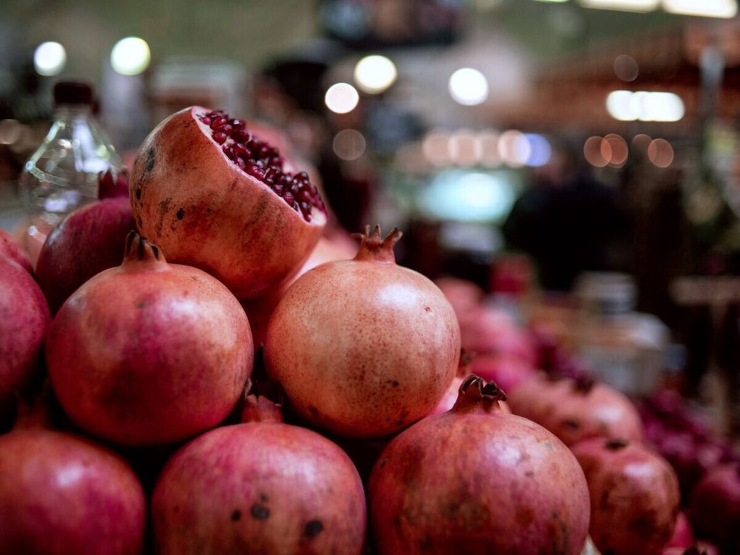 Как справиться с последствиями новогоднего переедания: три полезных продукта