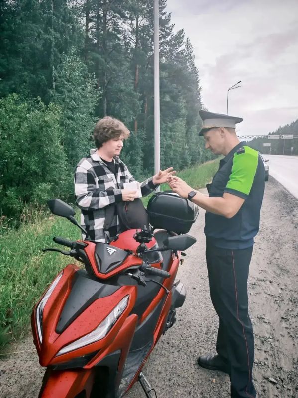 Госавтоинспекторы Югры усиливают контроль на загородных автодорогах Госавтоинспекторы Югры усиливают контроль на загородных автодорогах