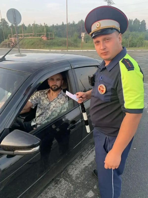 Госавтоинспекторы Югры усиливают контроль на загородных автодорогах Госавтоинспекторы Югры усиливают контроль на загородных автодорогах