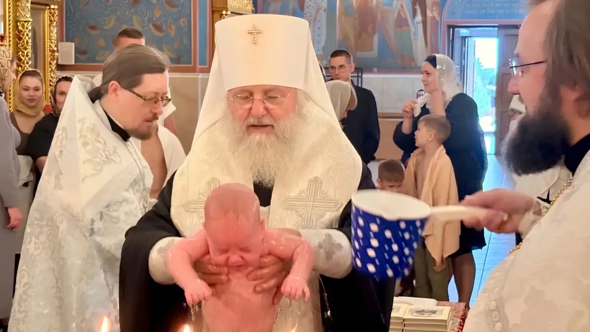 Для большой семьи — большой день: дети из многодетных семей Югры приняли Крещение Для большой семьи — большой день: дети из многодетных семей Югры приняли Крещение