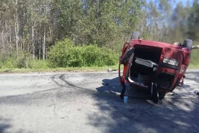 Семья из Сургута попала в смертельное ДТП возле Тюмени Семья из Сургута попала в смертельное ДТП возле Тюмени