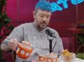 Видели?. Артемий Лебедев привлек внимание в подкасте футболкой югорского бренда