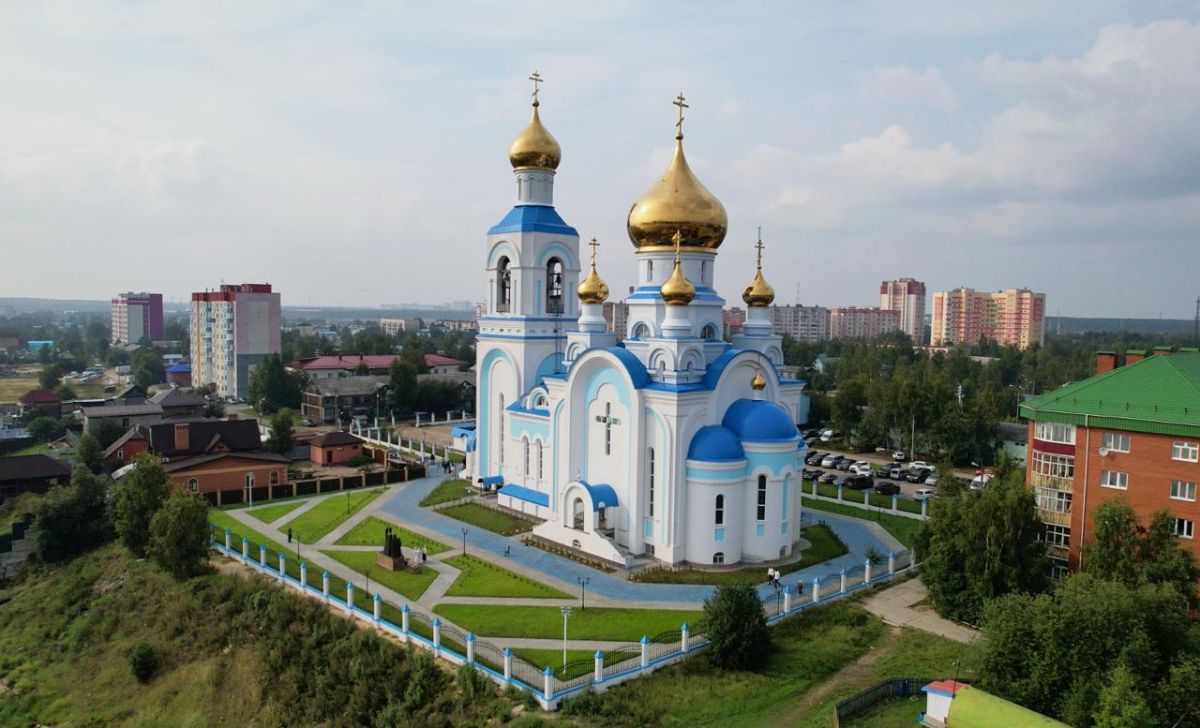 В Белом Яре открыли памятник Святым Царственным Страстотерпцам В Белом Яре открыли памятник Святым Царственным Страстотерпцам