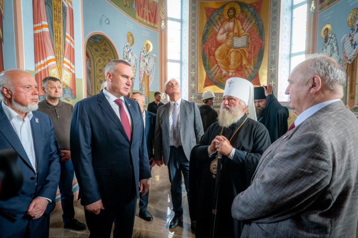 В Белом Яре открыли памятник Святым Царственным Страстотерпцам В Белом Яре открыли памятник Святым Царственным Страстотерпцам