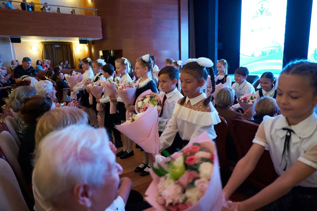 В Ханты-Мансийске стартовало Августовское совещание педагогических работников Югры — главное событие в сфере образования округа в преддверии нового учебного года В Ханты-Мансийске стартовало Августовское совещание педагогических работников Югры — главное событие в сфере образования округа в преддверии нового учебного года