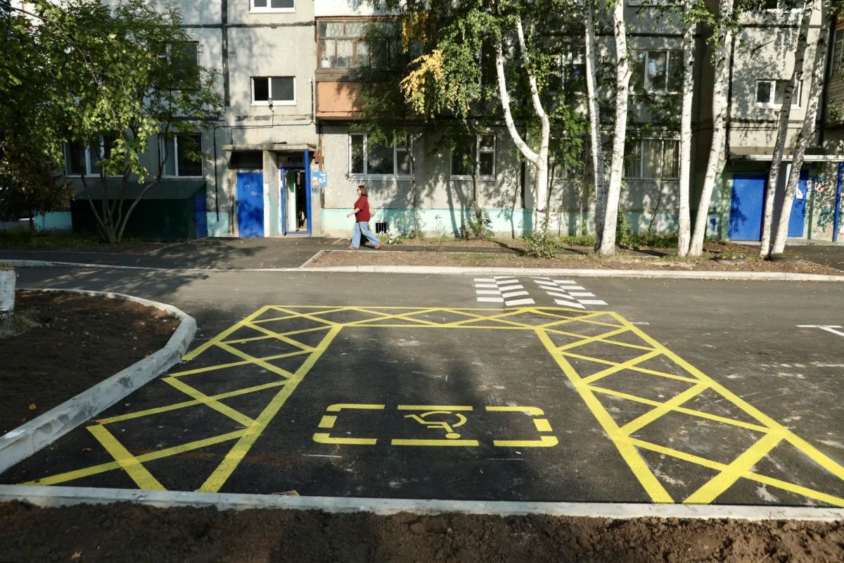 В Сургуте продолжается благоустройство дворовых территорий В Сургуте продолжается благоустройство дворовых территорий