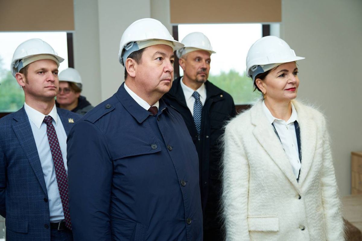 Руслан Кухарук проинспектировал стройплощадку общежития политехнического колледжа в Когалыме Руслан Кухарук проинспектировал стройплощадку общежития политехнического колледжа в Когалыме
