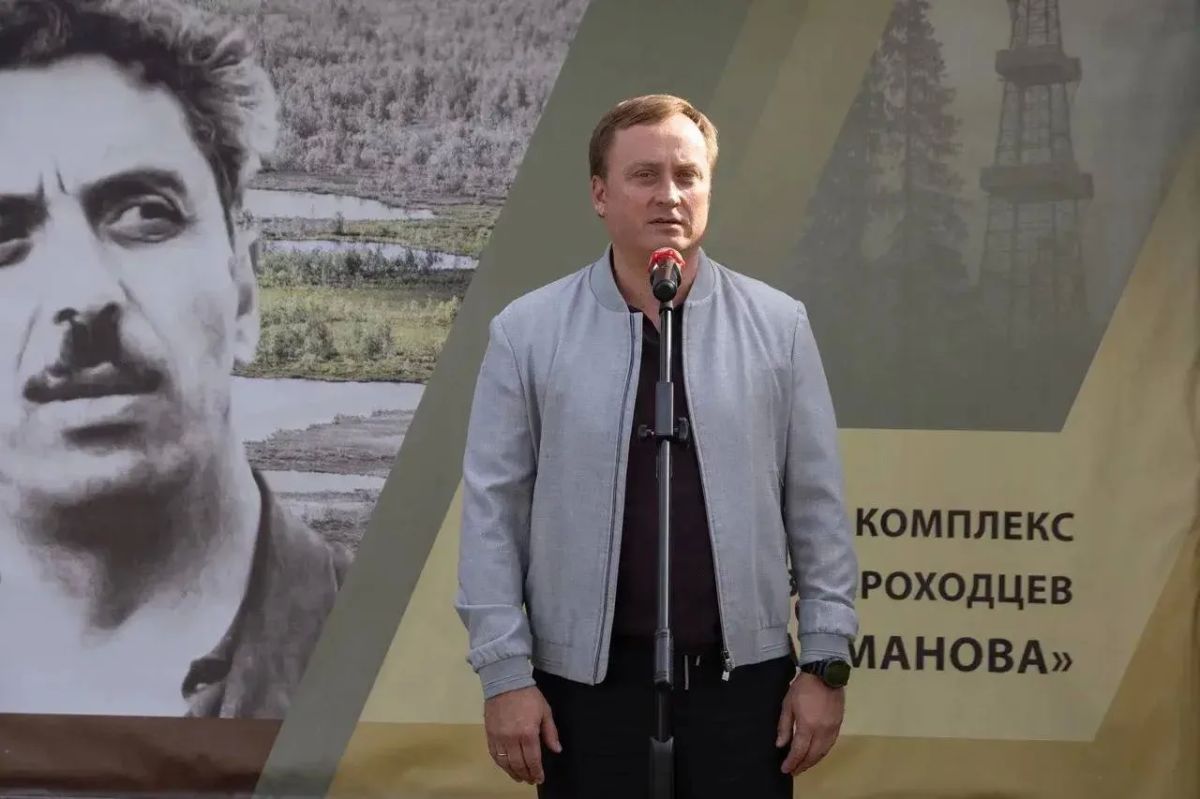 В Сургуте отметили 69-летнюю годовщину высадки первого десанта геологов с Фарманом Салмановым В Сургуте отметили 69-летнюю годовщину высадки первого десанта геологов с Фарманом Салмановым
