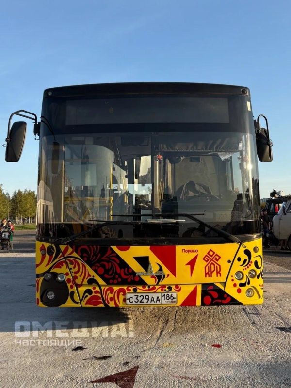 По Сургуту начнёт ездить автобус в стиле хохломы По Сургуту начнёт ездить автобус в стиле хохломы