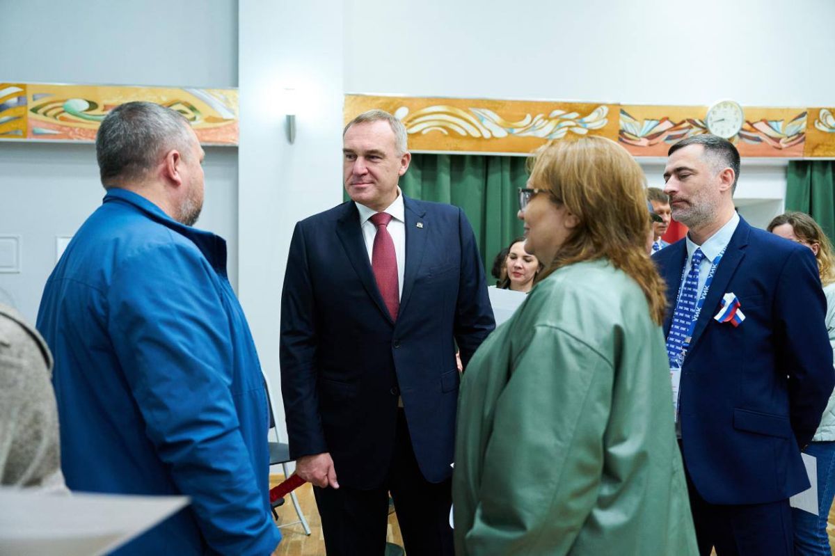 Губернатор Югры Руслан Кухарук проголосовал в первый час выборов Губернатор Югры Руслан Кухарук проголосовал в первый час выборов