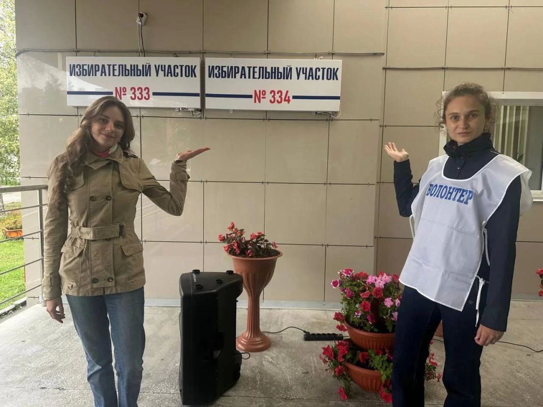 На избирательных участках Сургута работают волонтёры На избирательных участках Сургута работают волонтёры