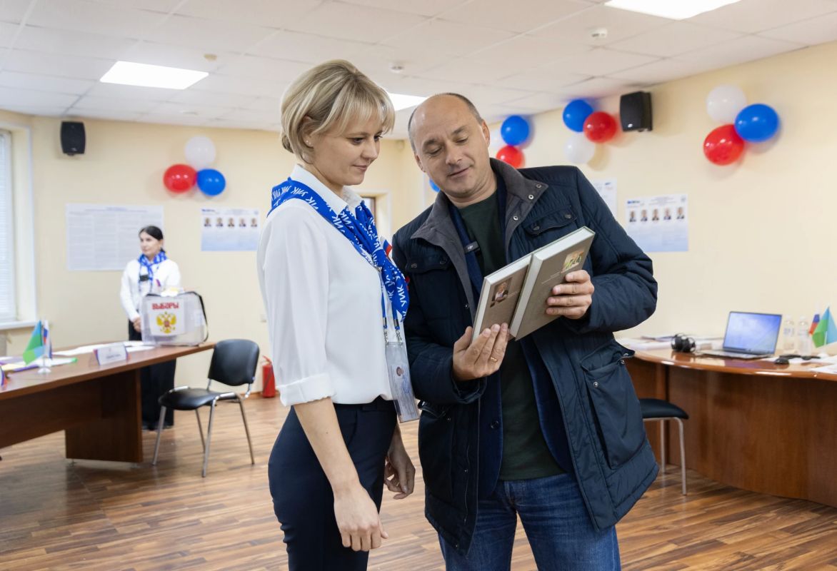 На одном из избирательных участков в Сургуте появится свой читательский уголок На одном из избирательных участков в Сургуте появится свой читательский уголок