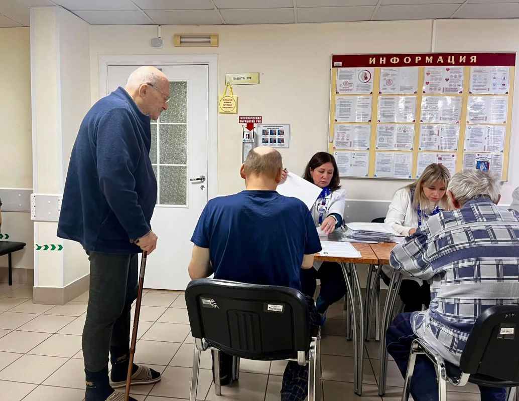 «Обязана ради правнуков». Пациентка Кардиоцентра проголосовала после операции на сердце «Обязана ради правнуков». Пациентка Кардиоцентра проголосовала после операции на сердце