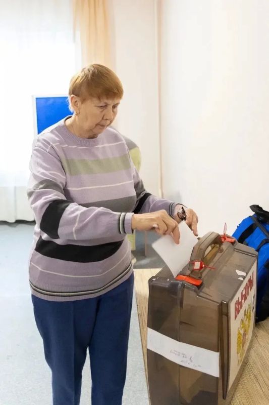 С надеждой на лучшую жизнь: в Сургуте прошло голосование в пунктах временного размещения граждан, прибывших из ДНР и ЛНР С надеждой на лучшую жизнь: в Сургуте прошло голосование в пунктах временного размещения граждан, прибывших из ДНР и ЛНР